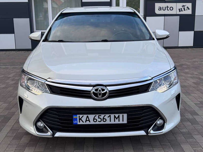 2016 toyota camry