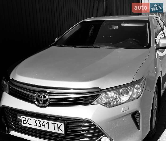 2016 toyota camry