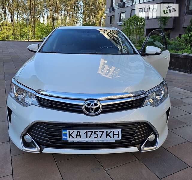 2016 toyota camry