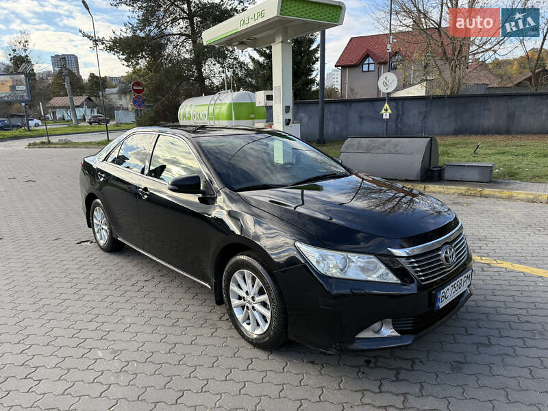 2011 toyota camry