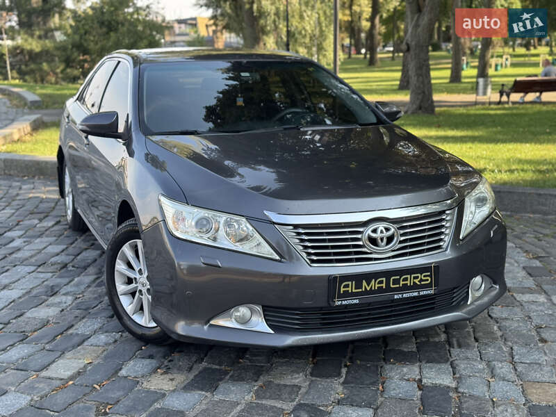 2011 toyota camry
