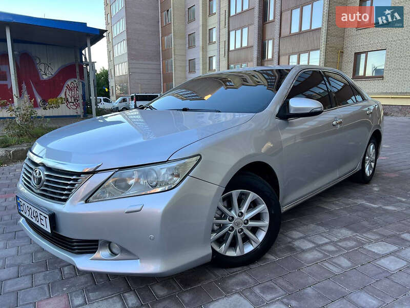 2011 toyota camry