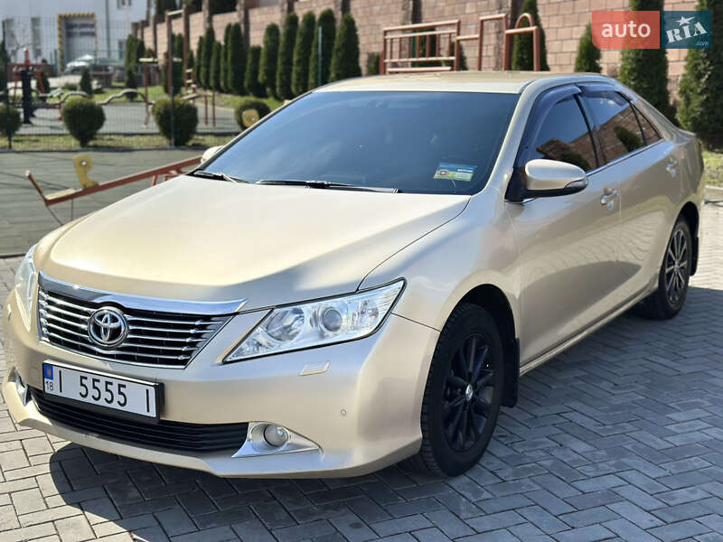 2012 toyota camry