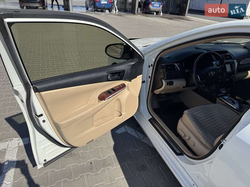 2013 toyota camry