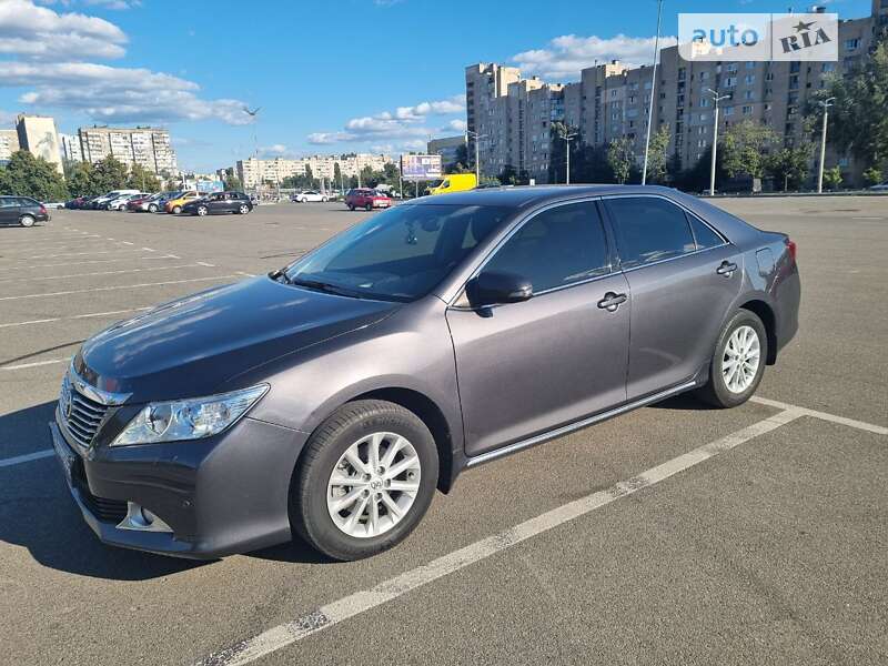 2013 toyota camry