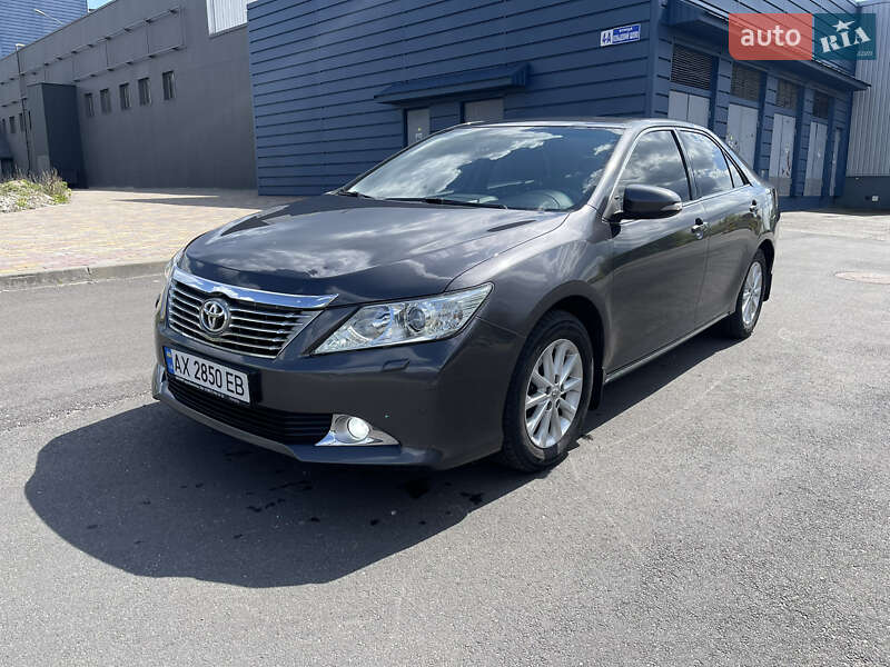 2013 toyota camry