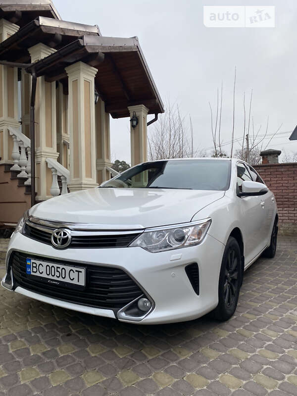 2015 toyota camry