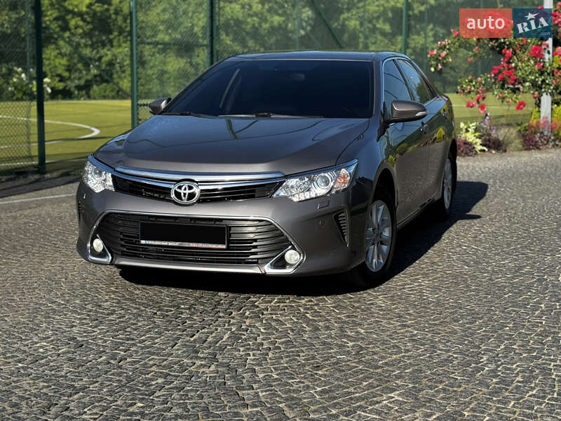 2016 toyota camry