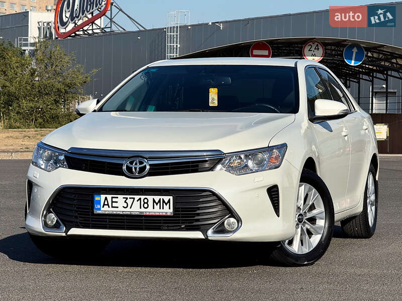 2016 toyota camry