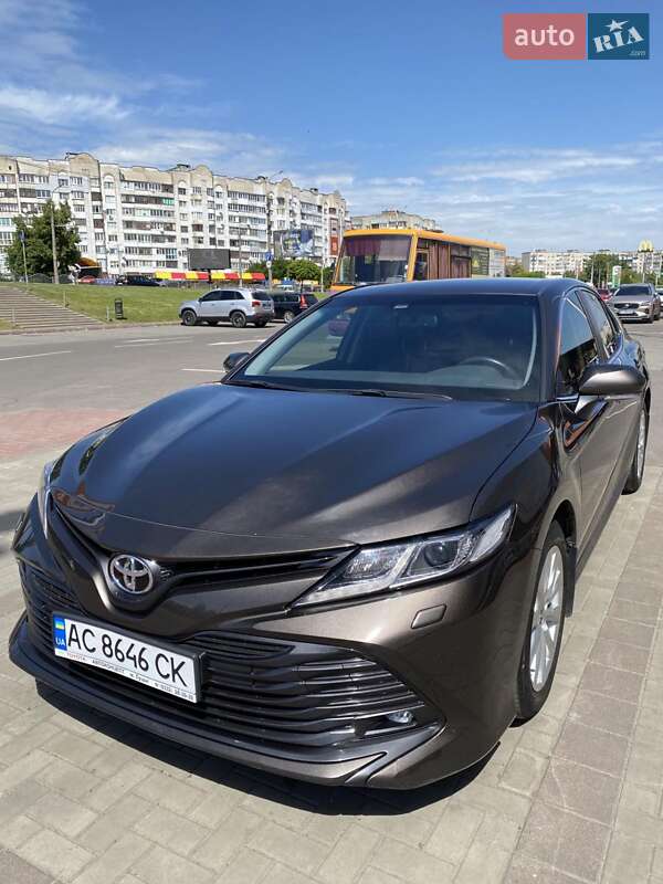 2019 toyota camry