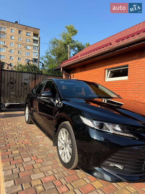 2019 toyota camry