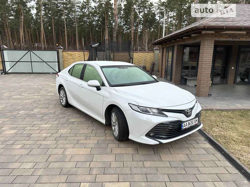 2019 toyota camry