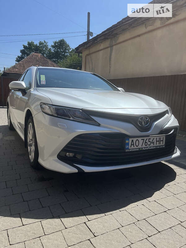 2019 toyota camry