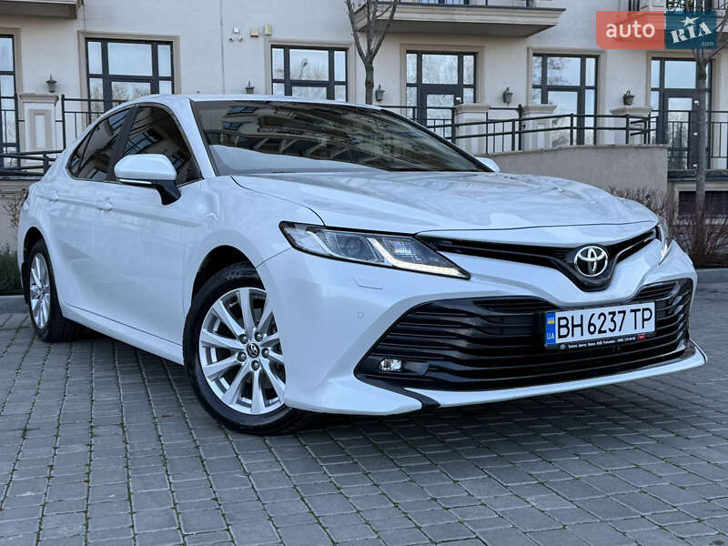 2019 toyota camry