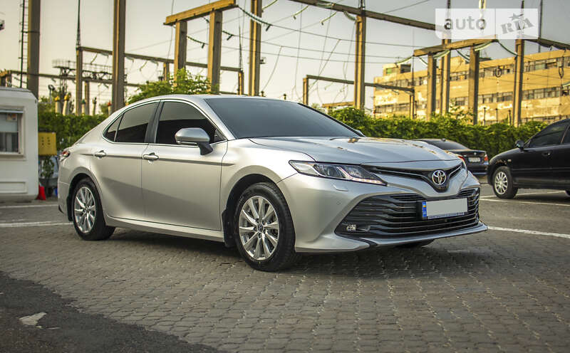 2019 toyota camry