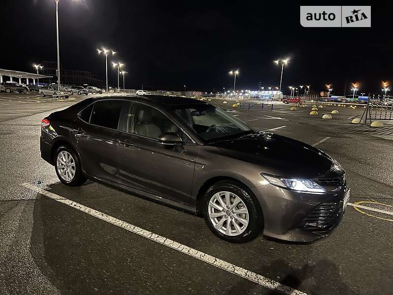 2020 toyota camry
