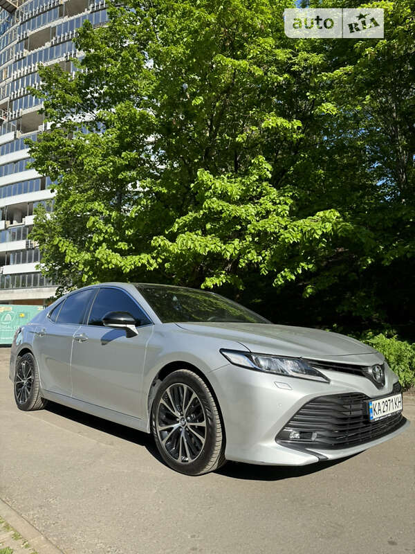 2020 toyota camry