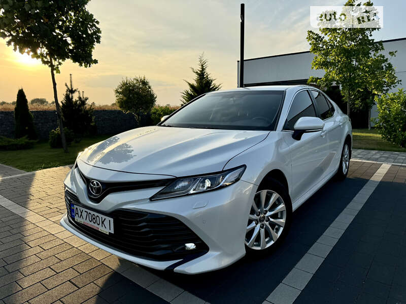 2020 toyota camry