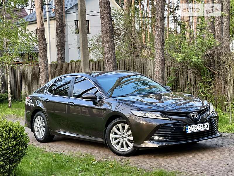 2019 toyota camry