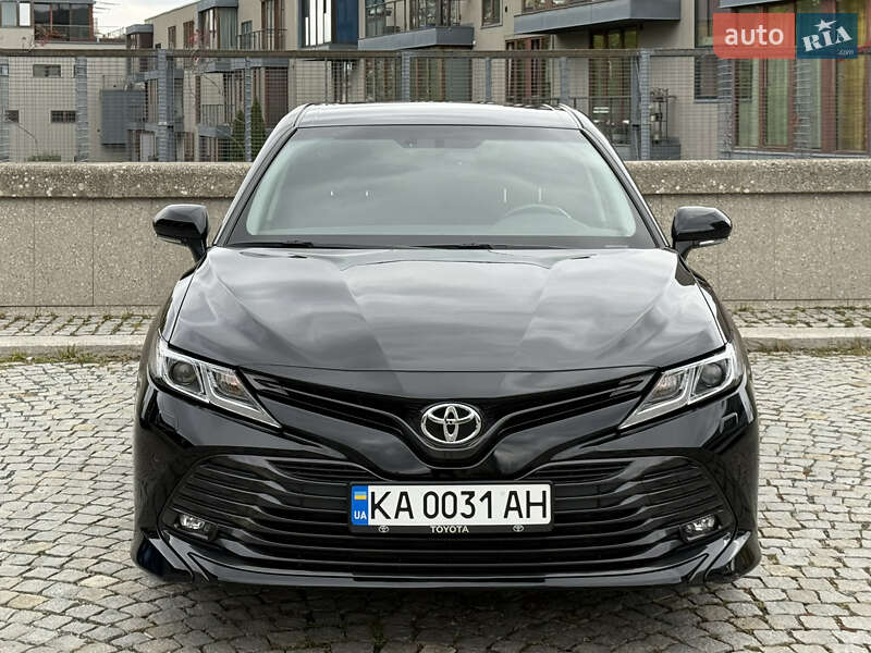 2019 toyota camry