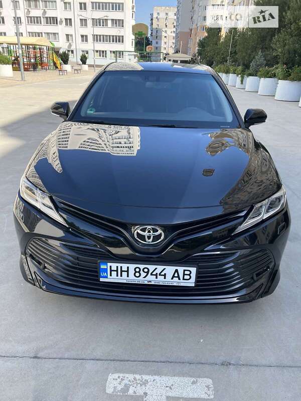 2019 toyota camry