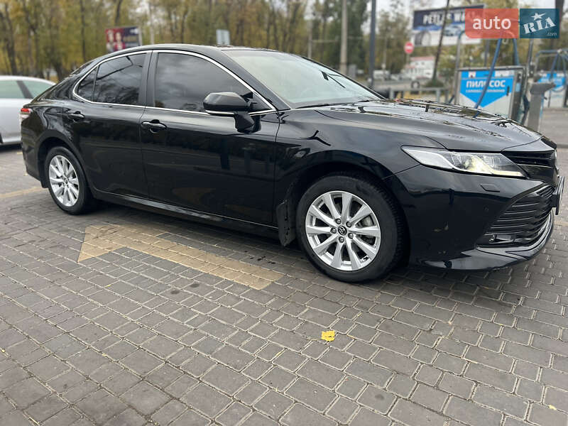 2019 toyota camry