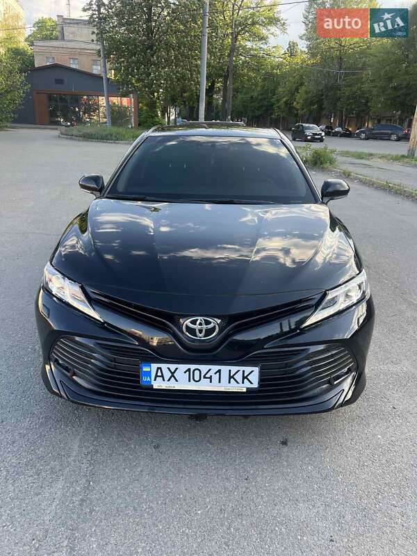 2019 toyota camry