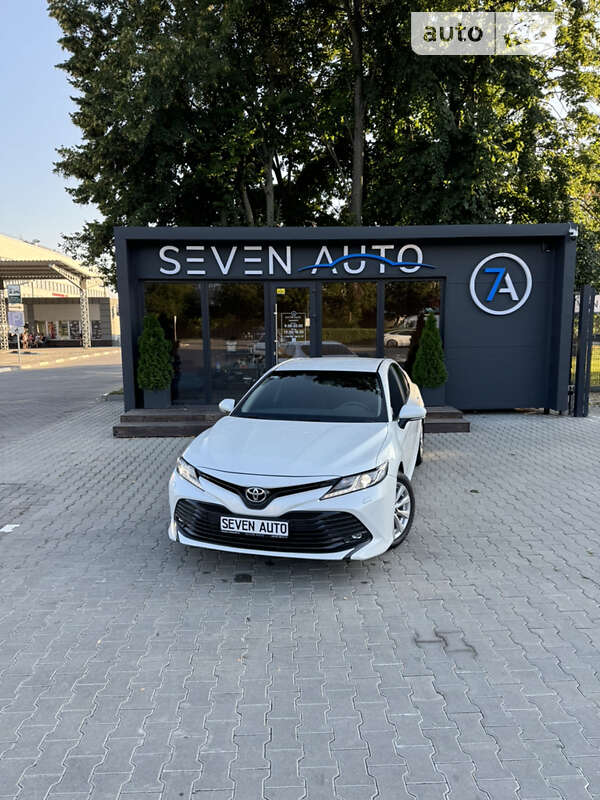 2020 toyota camry