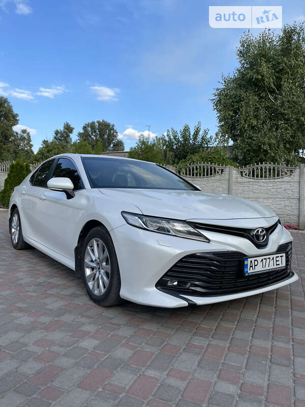 2019 toyota camry