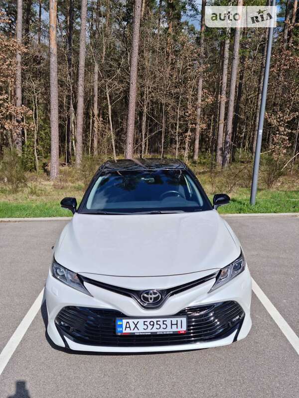 2019 toyota camry