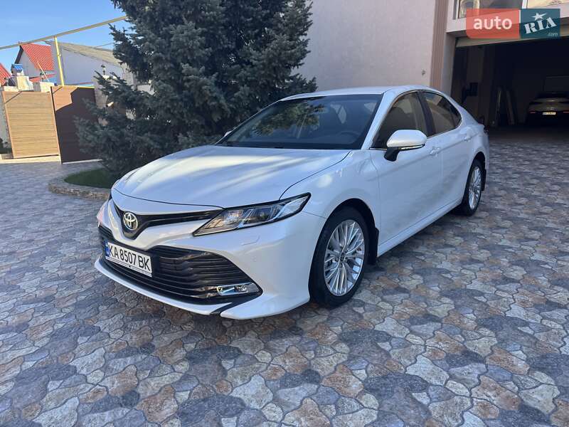 2020 toyota camry