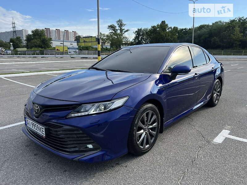 2019 toyota camry