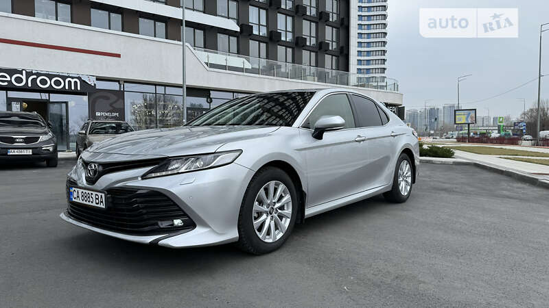2019 toyota camry