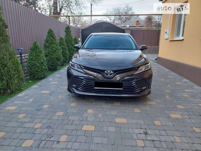 2019 toyota camry