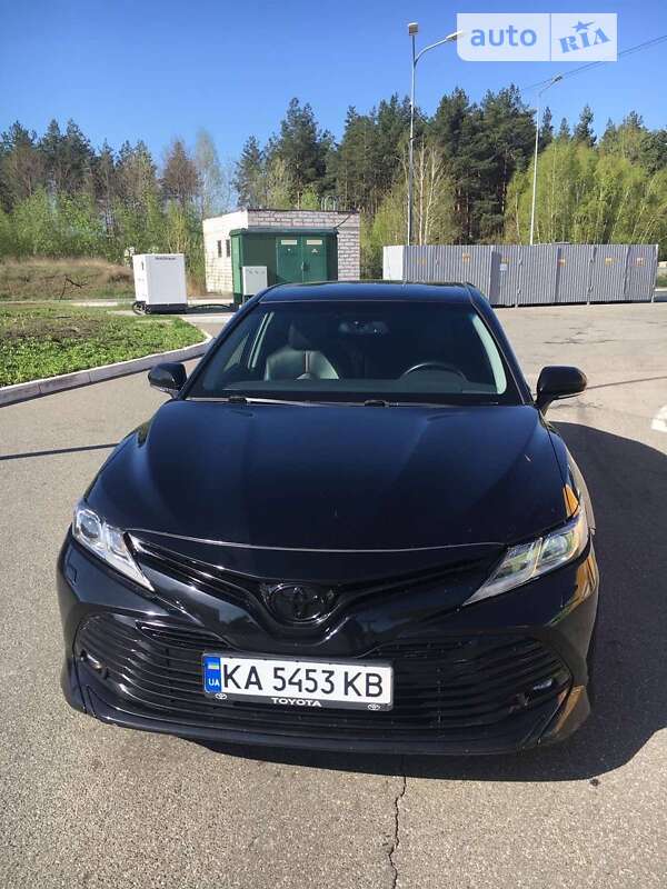 2019 toyota camry