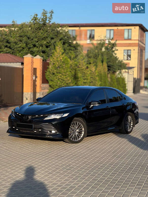 2019 toyota camry