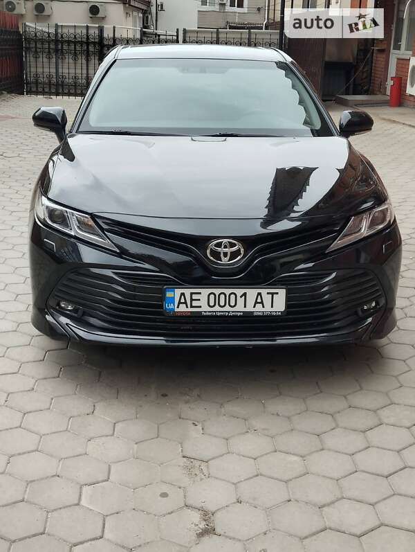 2019 toyota camry