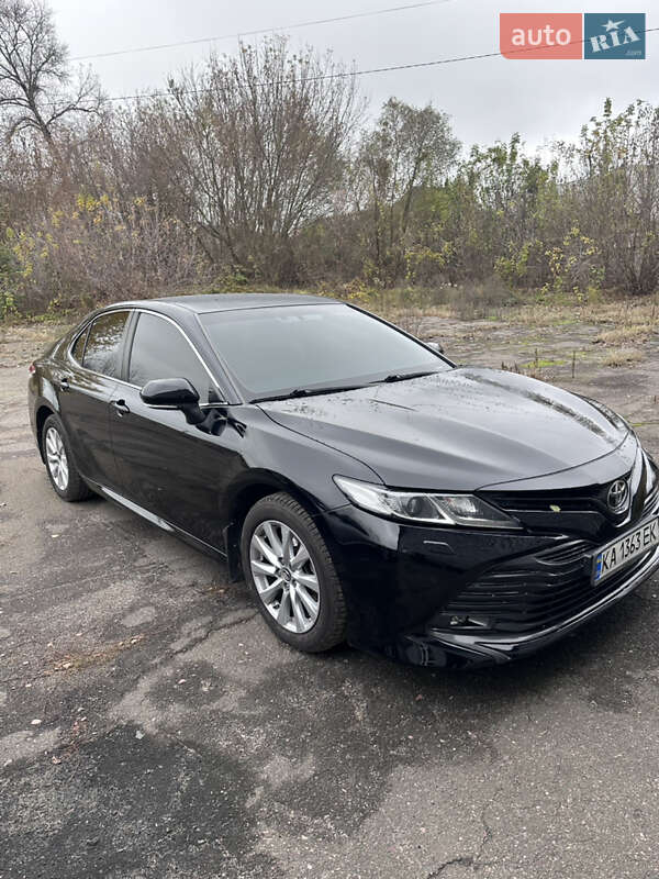2019 toyota camry