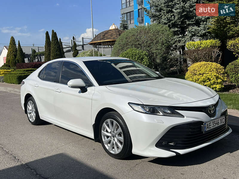 2019 toyota camry