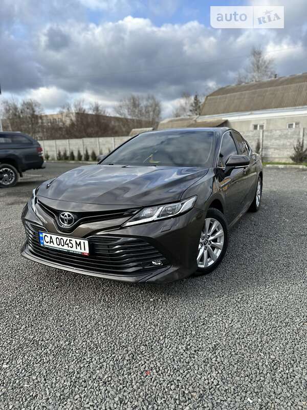 2019 toyota camry