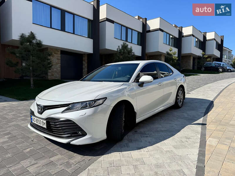 2019 toyota camry