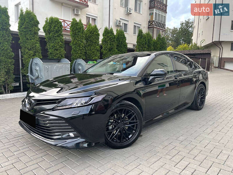 2020 toyota camry