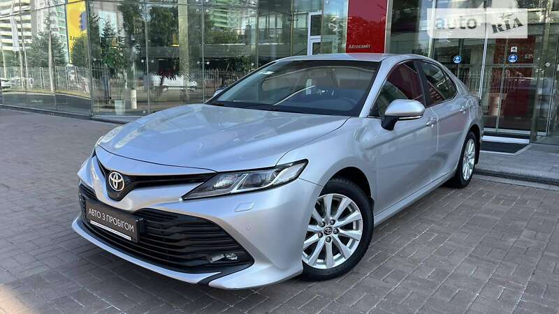 2020 toyota camry