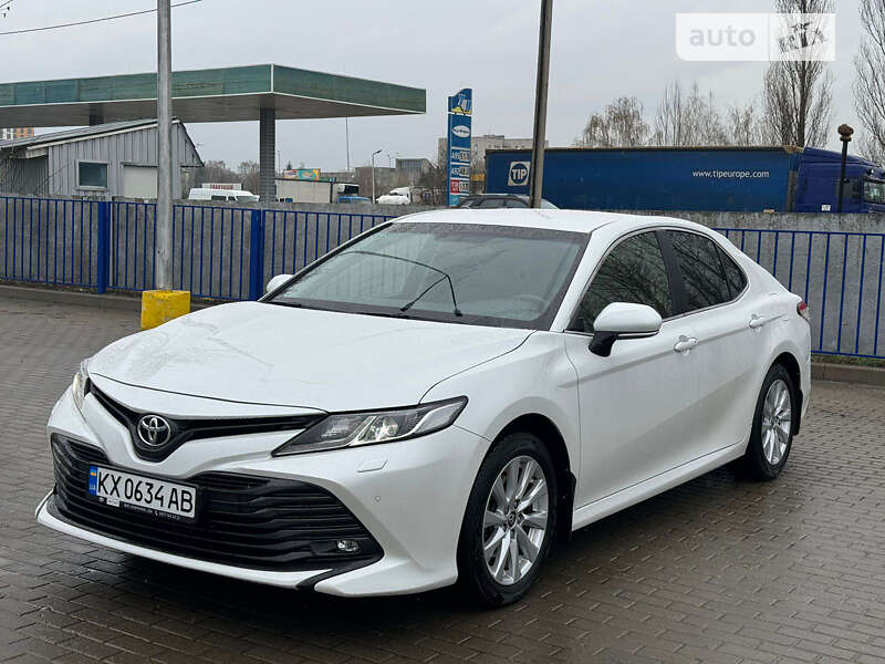 2020 toyota camry