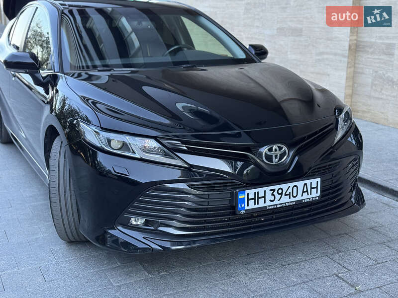 2019 toyota camry