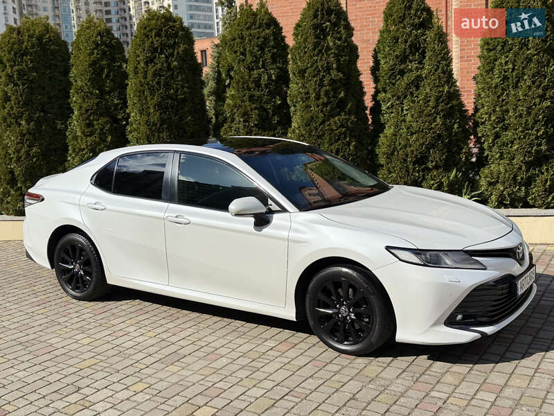2019 toyota camry