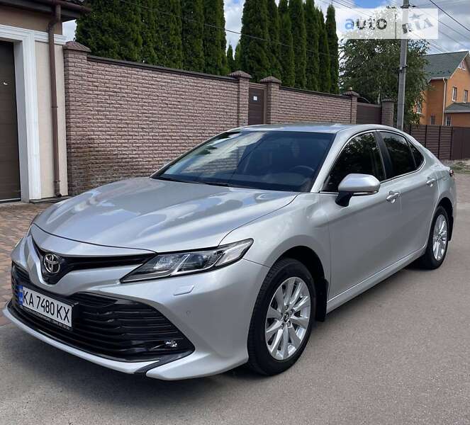 2019 toyota camry