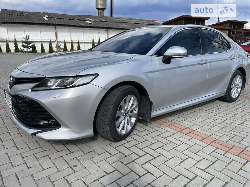 2020 toyota camry