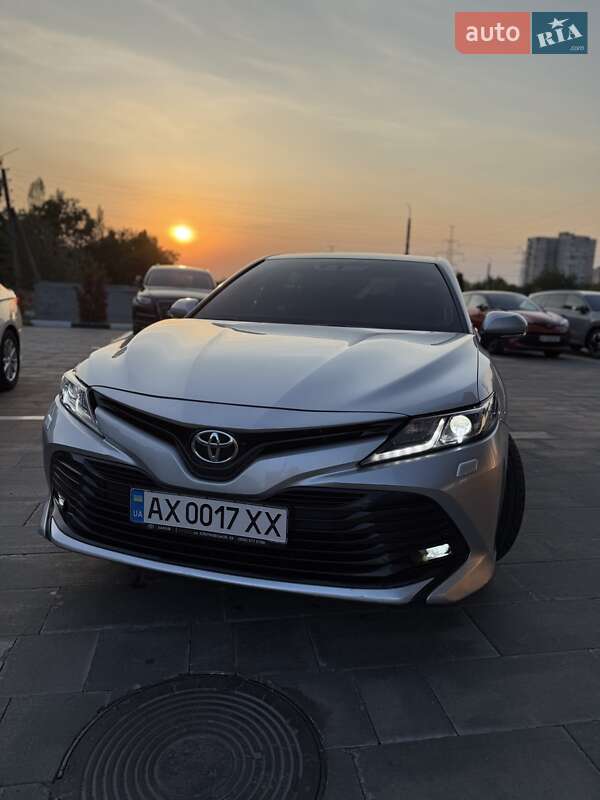 2018 toyota camry