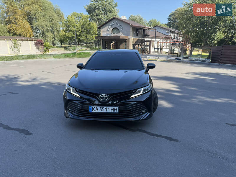 2019 toyota camry